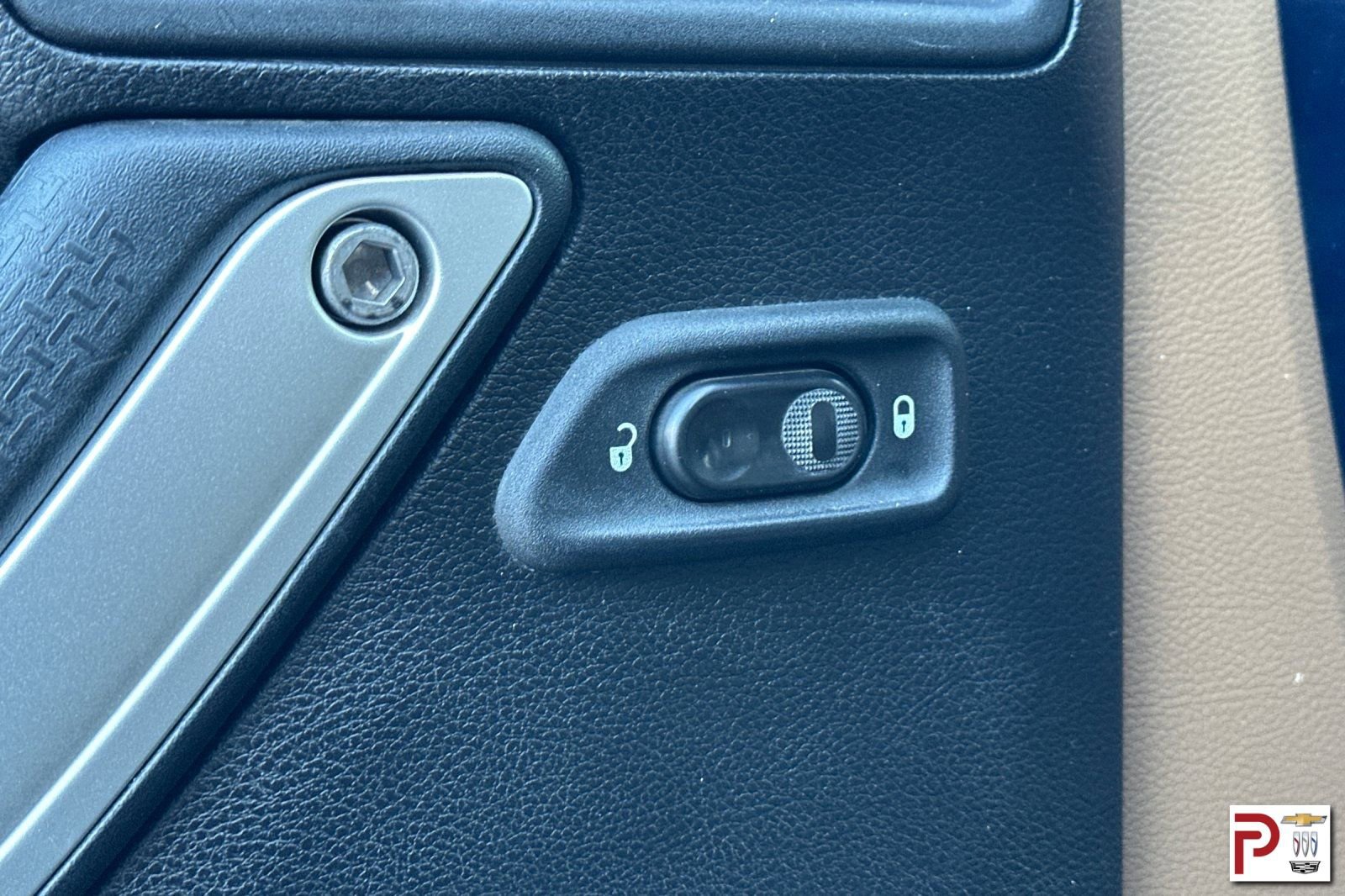 Used 2013 Jeep Wrangler Unlimited Sahara w/ Connectivity Group image 13