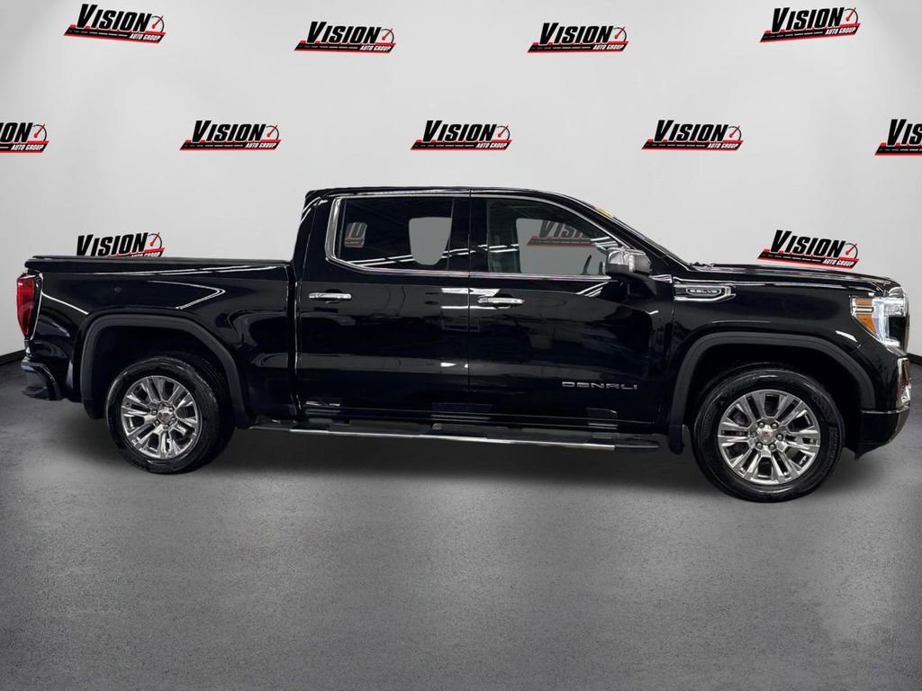 Used 2022 GMC Sierra 1500 Denali w/ Driver Alert Package II AWD/4WD image 4