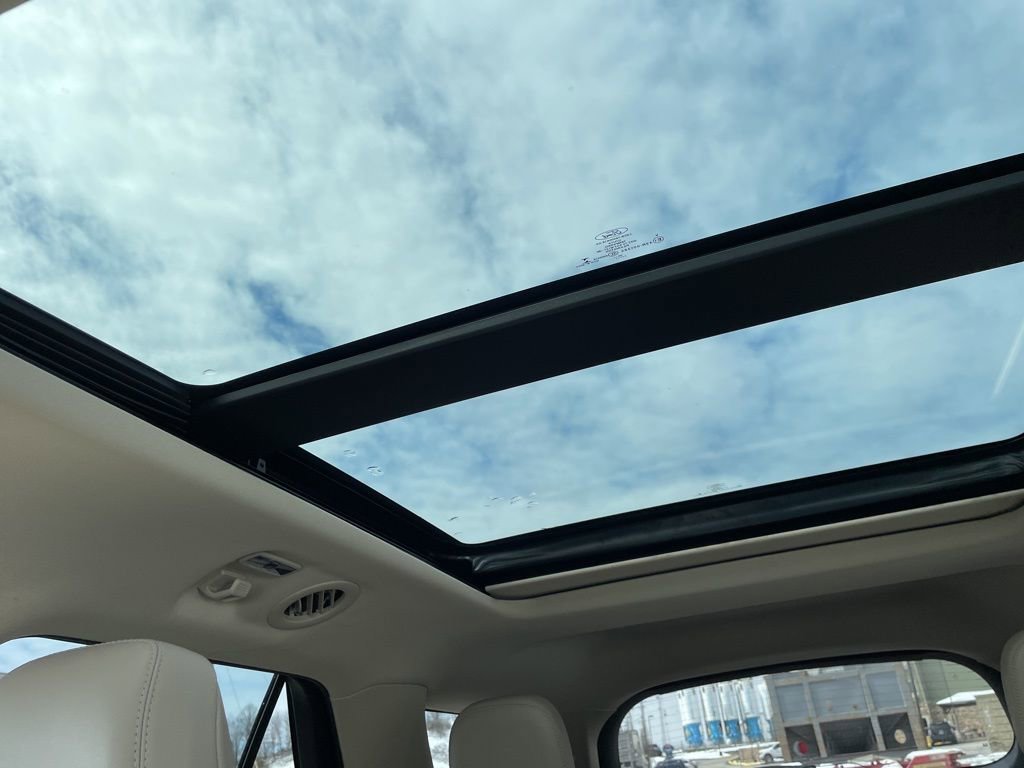 Used 2021 Ford Explorer XLT w/ Equipment Group 202A image 20