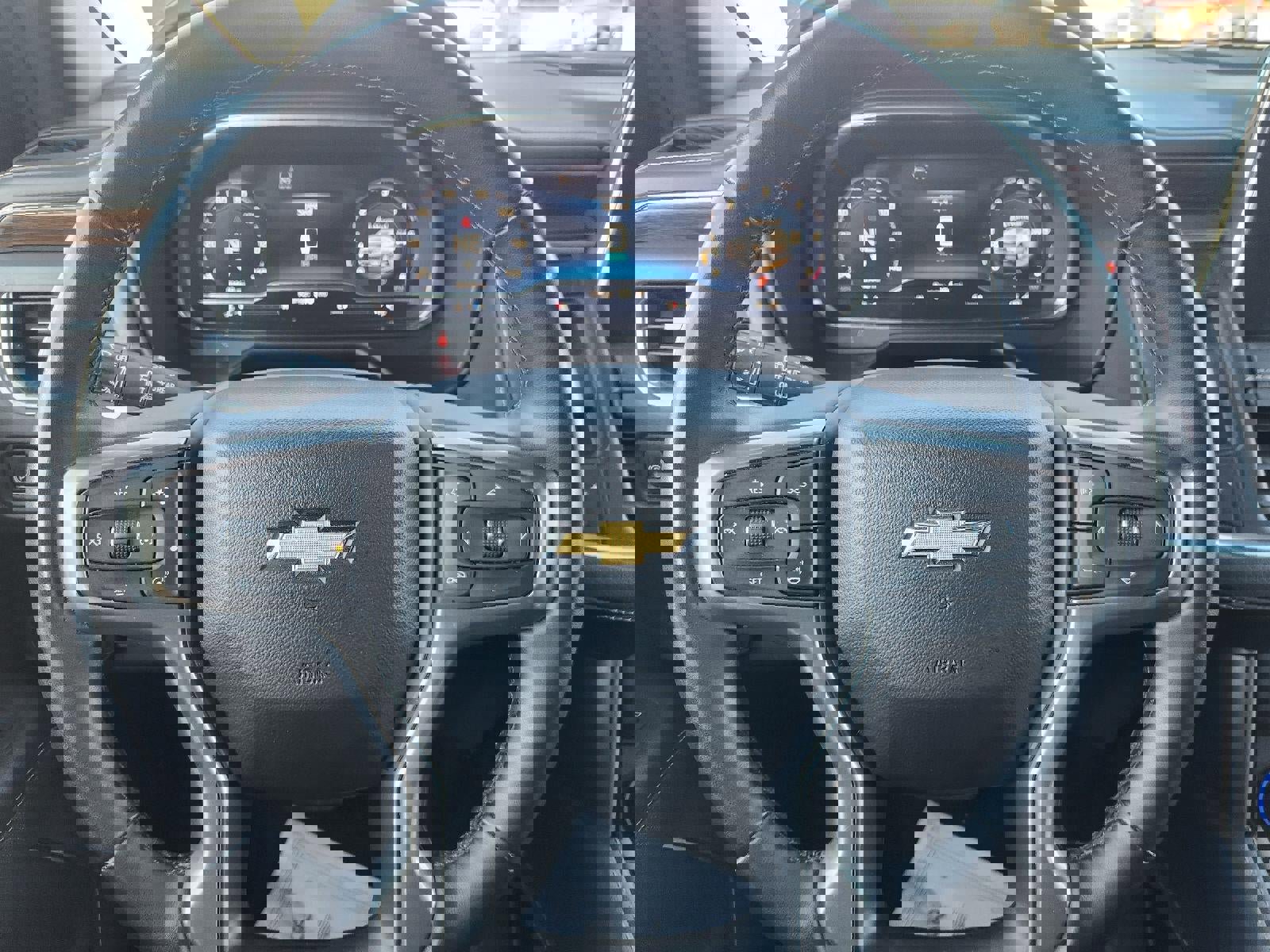 Used 2023 Chevrolet Suburban Premier image 12