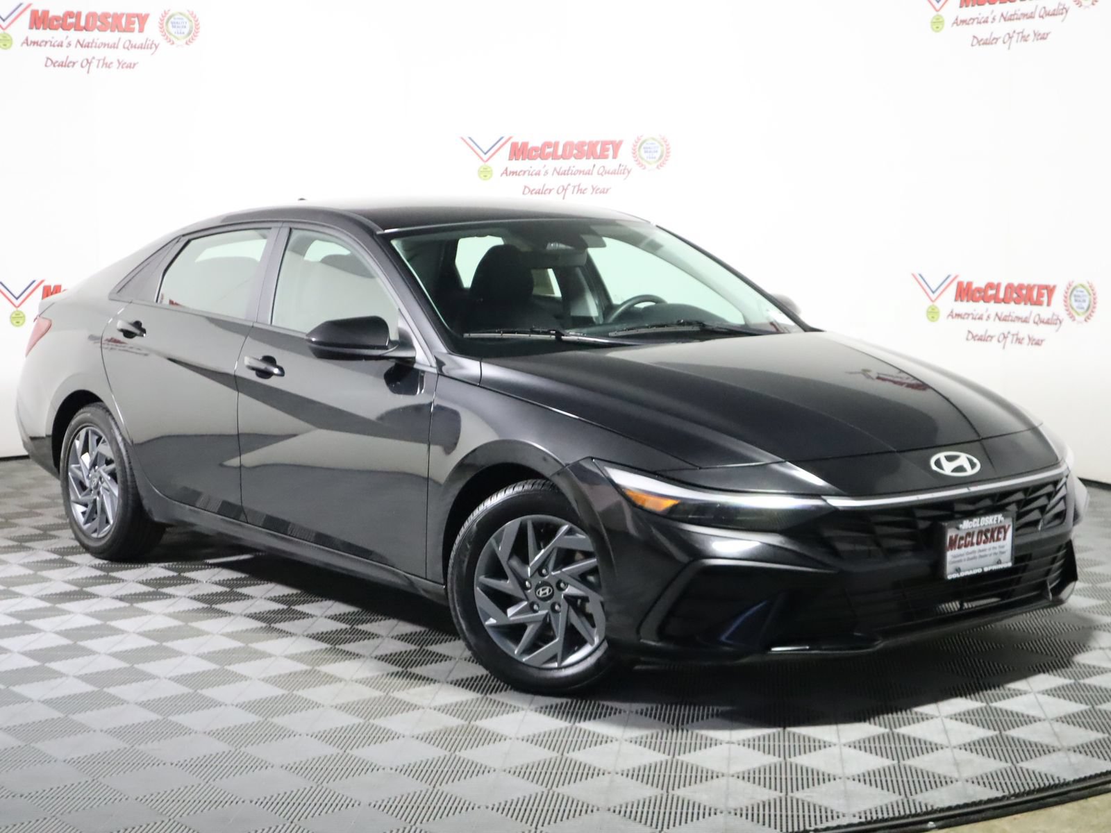 Used 2024 Hyundai Elantra SEL FWD image 2