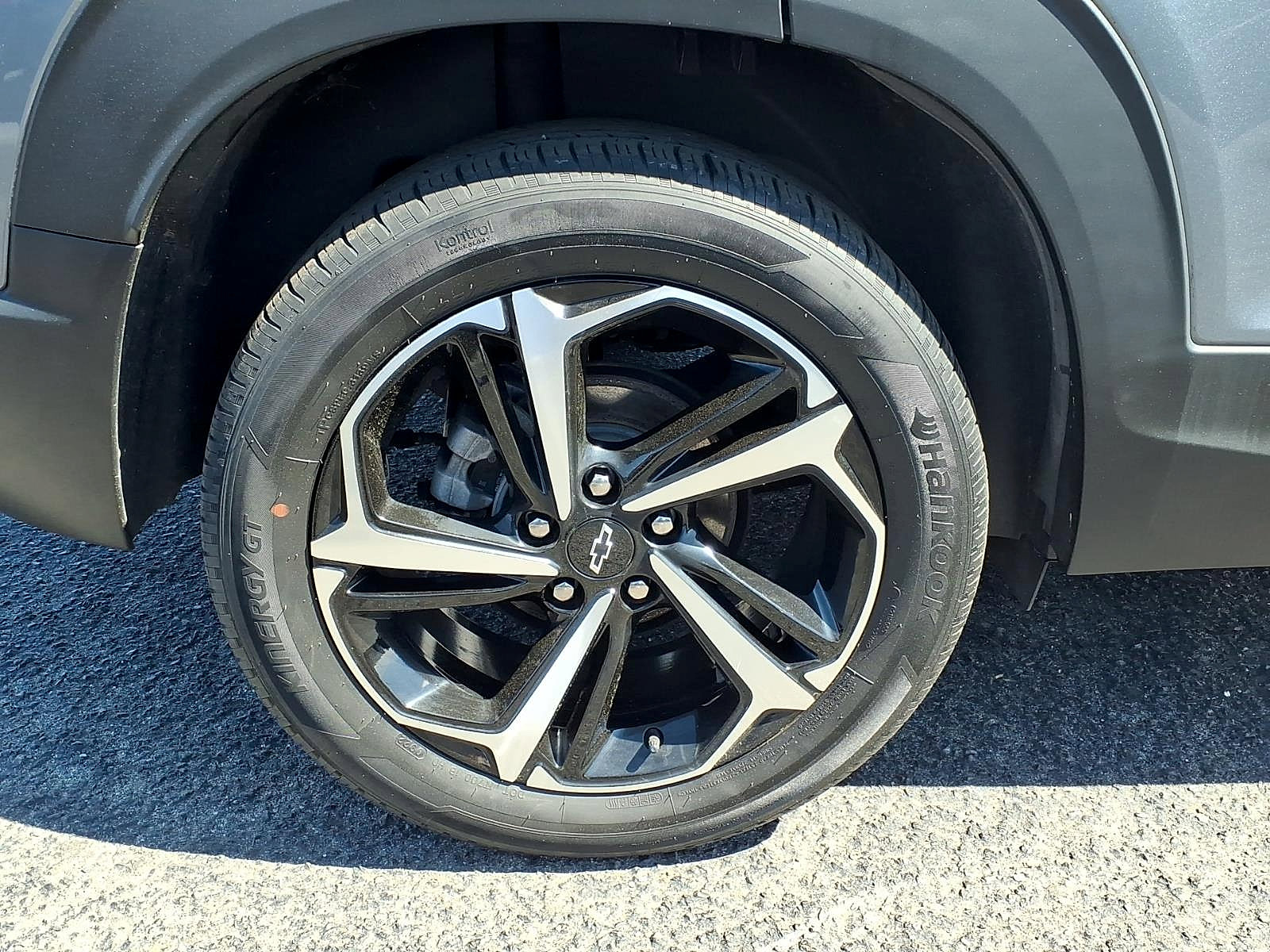 Certified 2022 Chevrolet TrailBlazer RS w/ Sun and Liftgate Package image 7