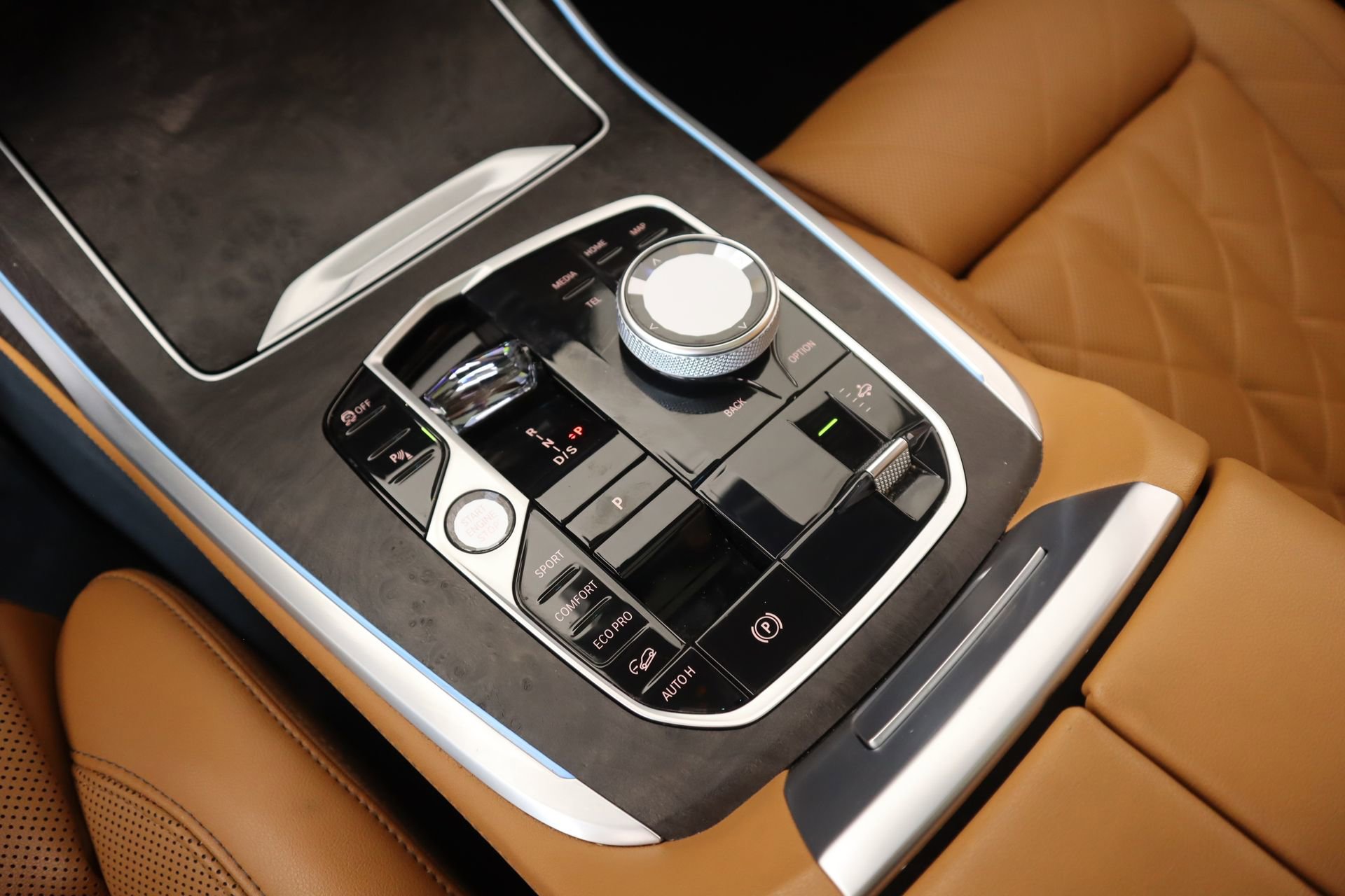 Used 2024 BMW X7 xDrive40i w/ Executive Package image 9