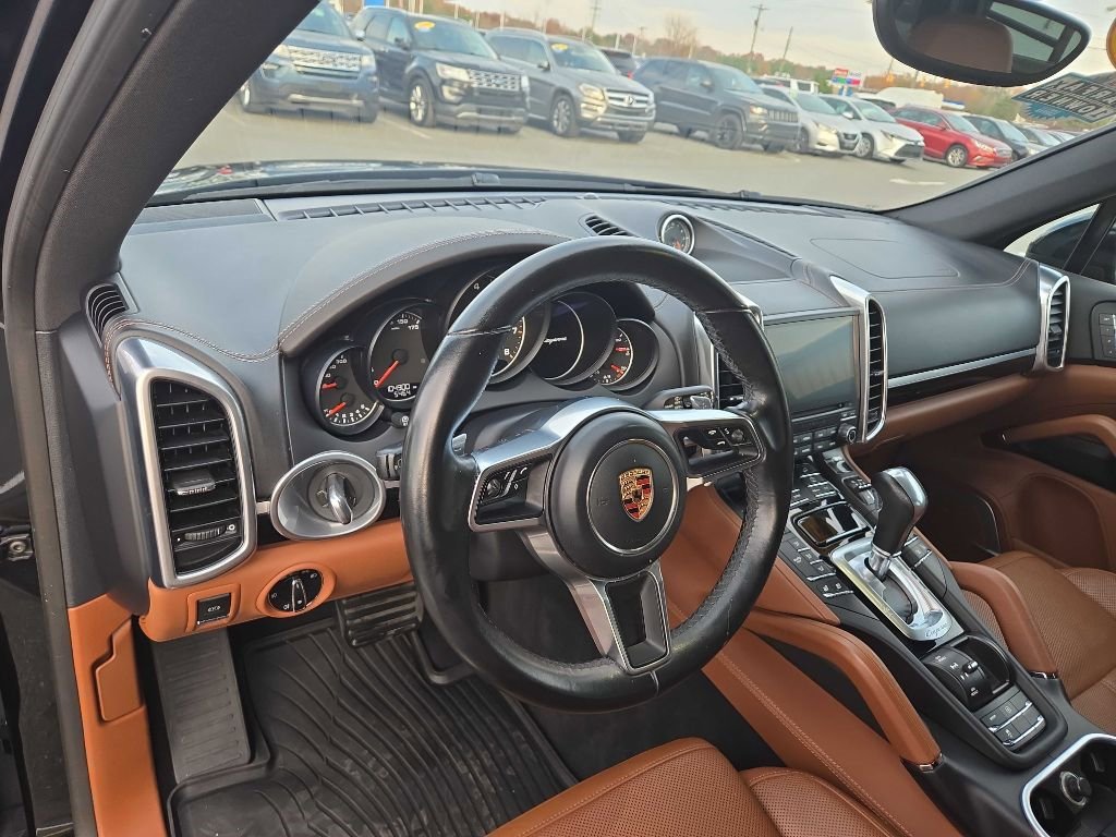 Used 2017 Porsche Cayenne Platinum Edition image 19