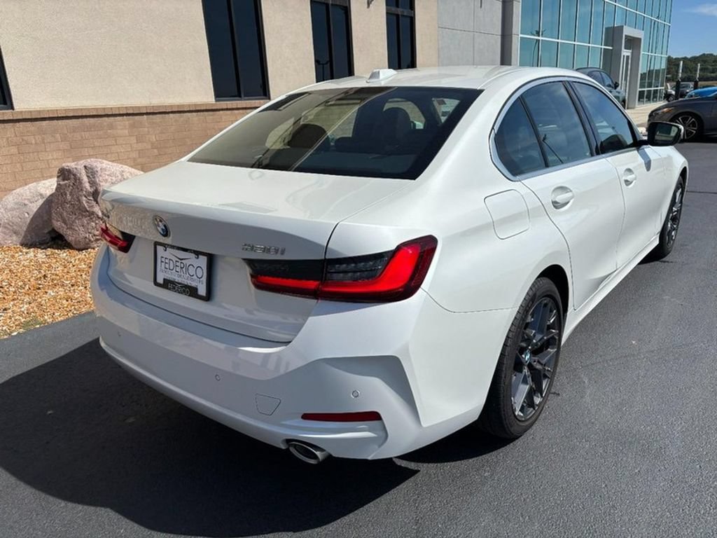 Used 2026 BMW 330i xDrive Sedan AWD/4WD image 3
