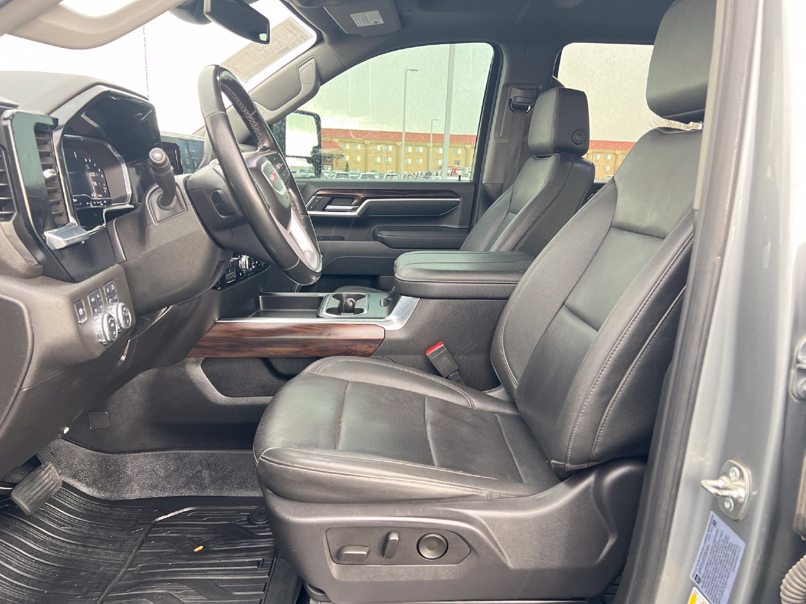 Used 2025 GMC Sierra 3500 SLT w/ SLT Premium Package AWD/4WD image 18