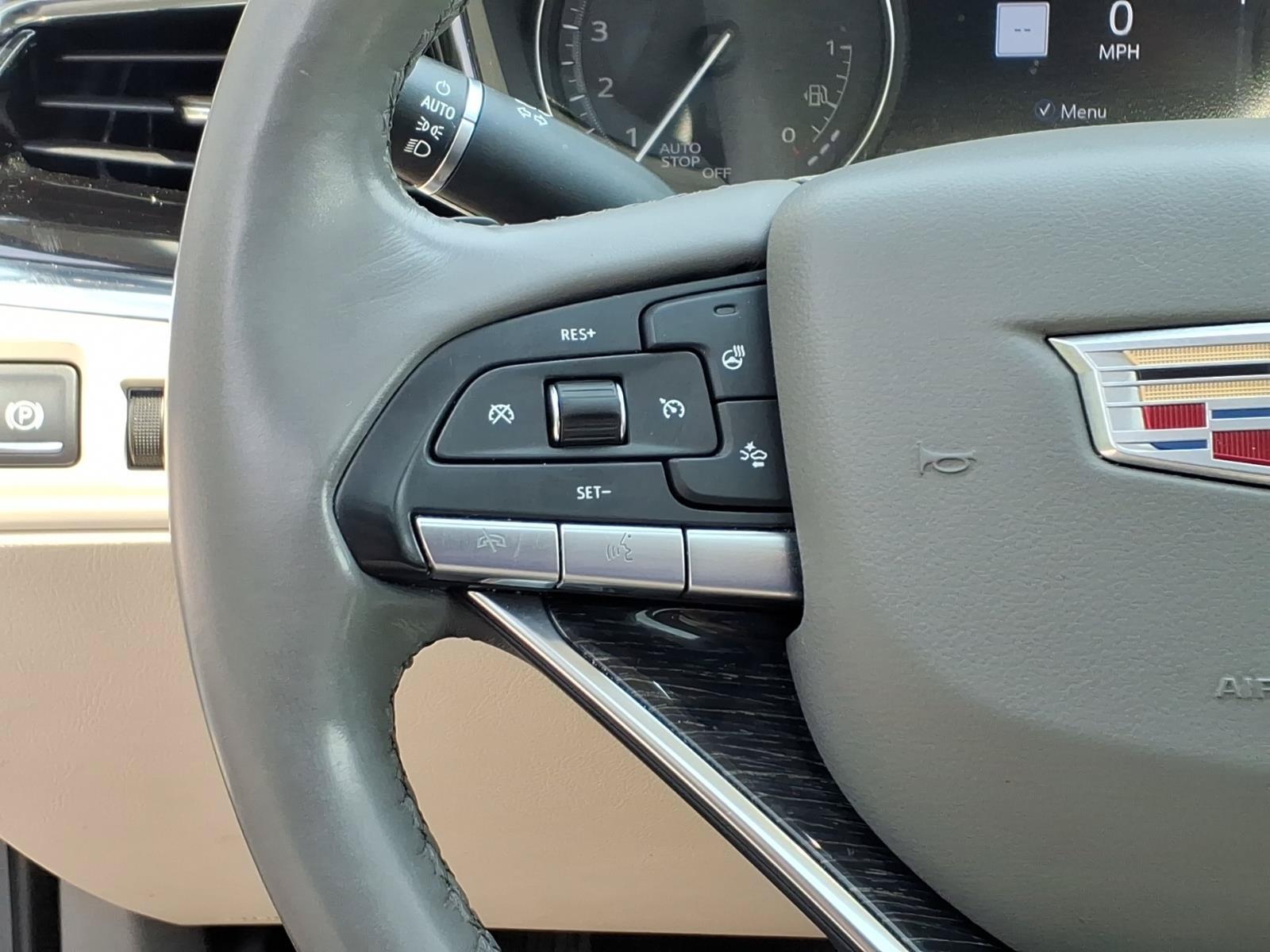 Used 2021 Cadillac XT6 Premium Luxury FWD image 17