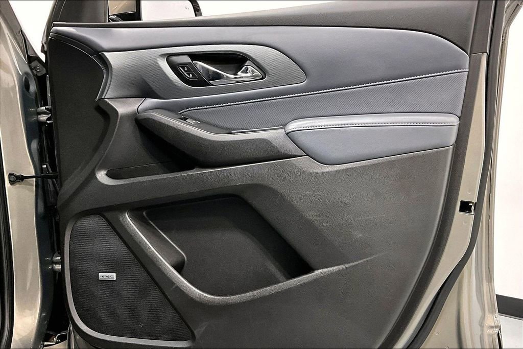 Used 2018 Chevrolet Traverse Premier w/ Driver Confidence II Package FWD image 23