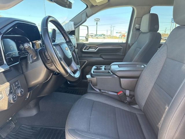 Used 2024 Chevrolet Silverado 2500 LT image 2