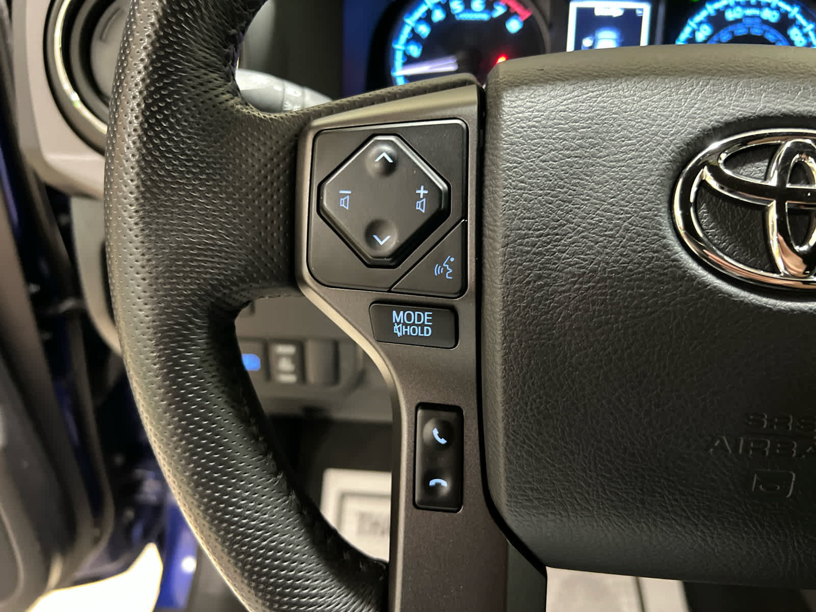 Used 2023 Toyota Tacoma TRD Off-Road w/ TRD Premium Off Road Package AWD/4WD image 22
