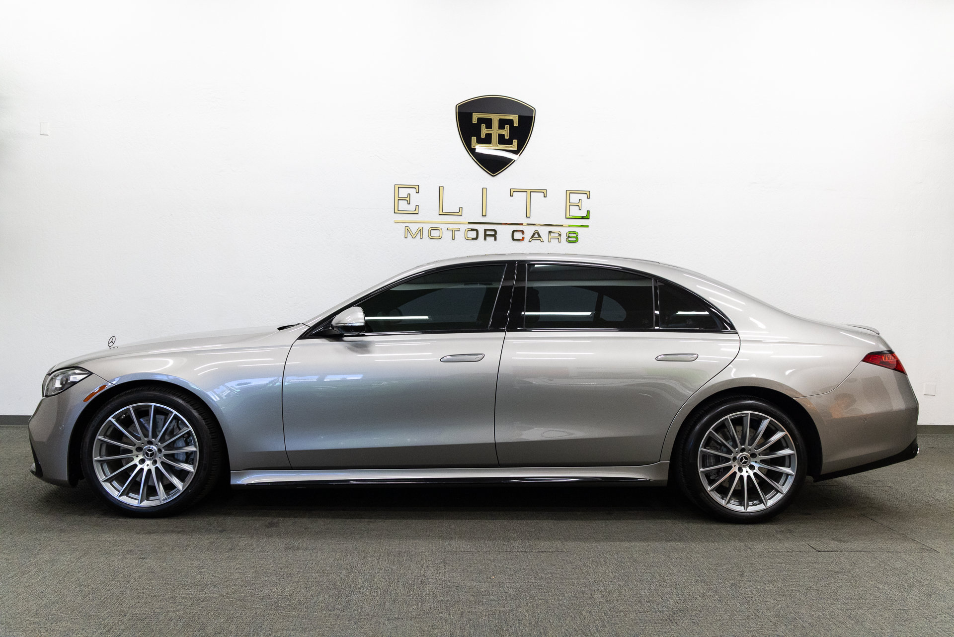 Used 2021 Mercedes-Benz S 580 4MATIC Sedan image 2