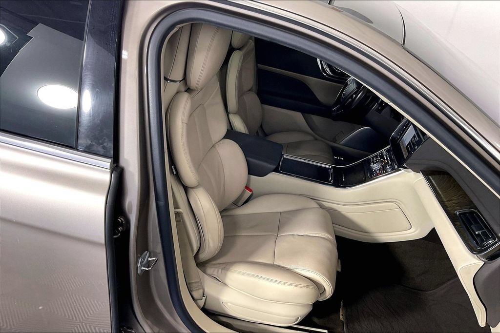 Used 2019 Lincoln Continental Reserve AWD/4WD image 9