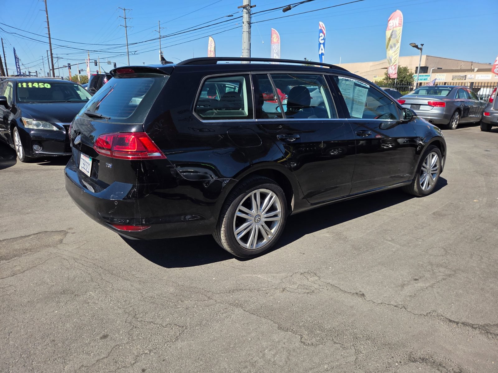 Used 2015 Volkswagen Golf TDI SE FWD image 3
