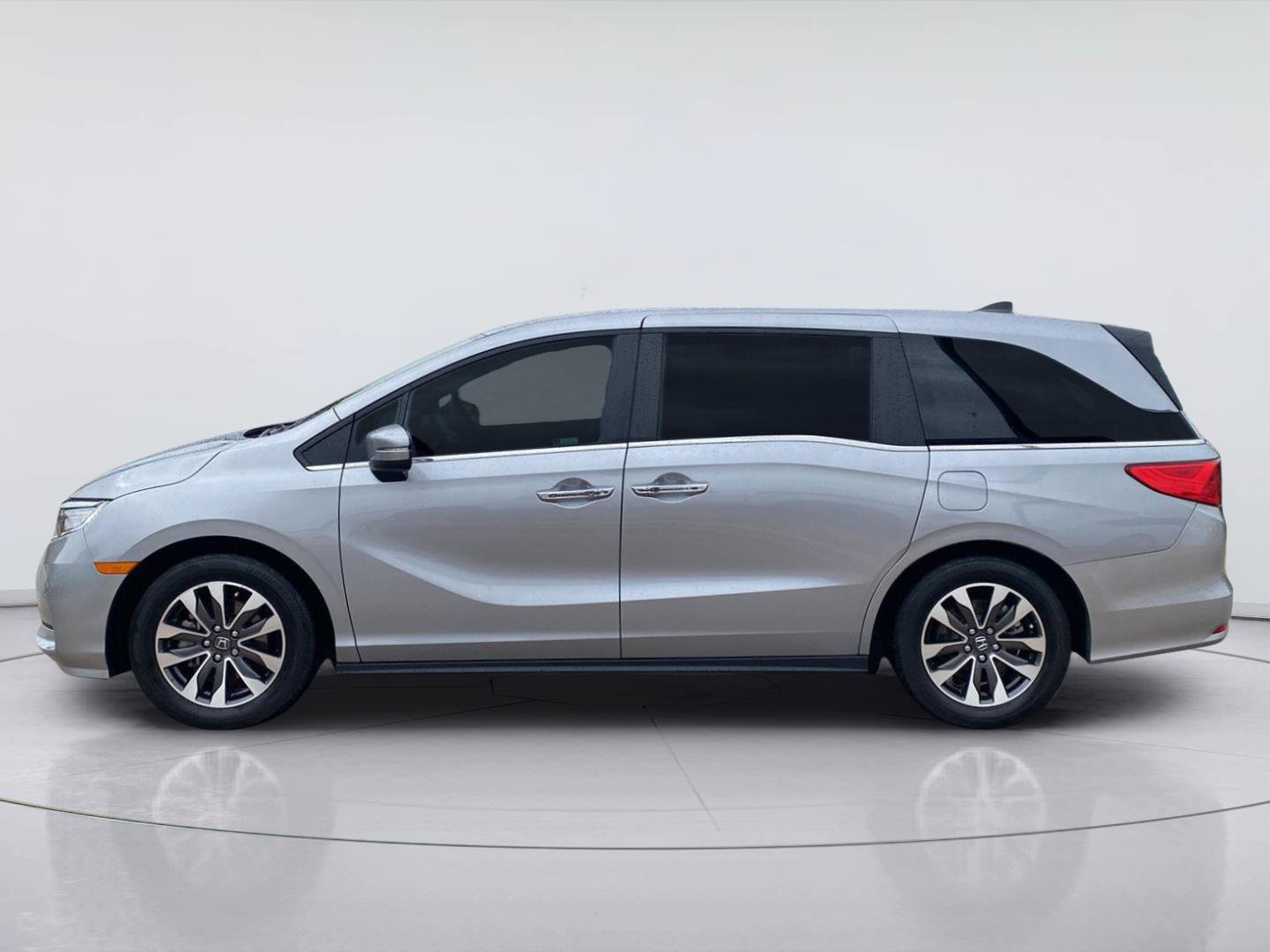 Used 2023 Honda Odyssey EX-L image 2