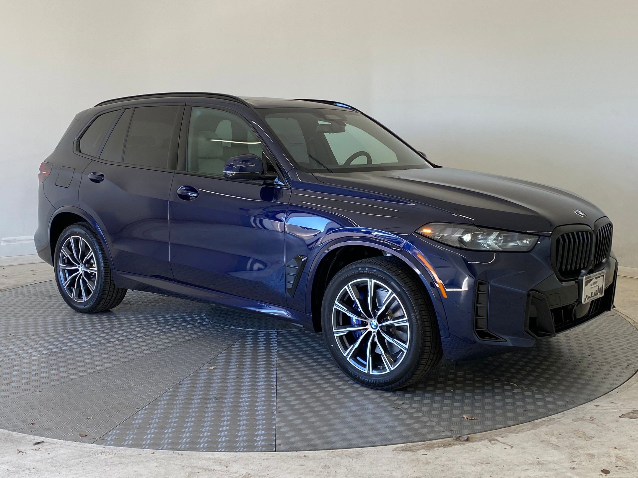 New 2026 BMW X5 xDrive40i w/ M Sport Package AWD/4WD image 7