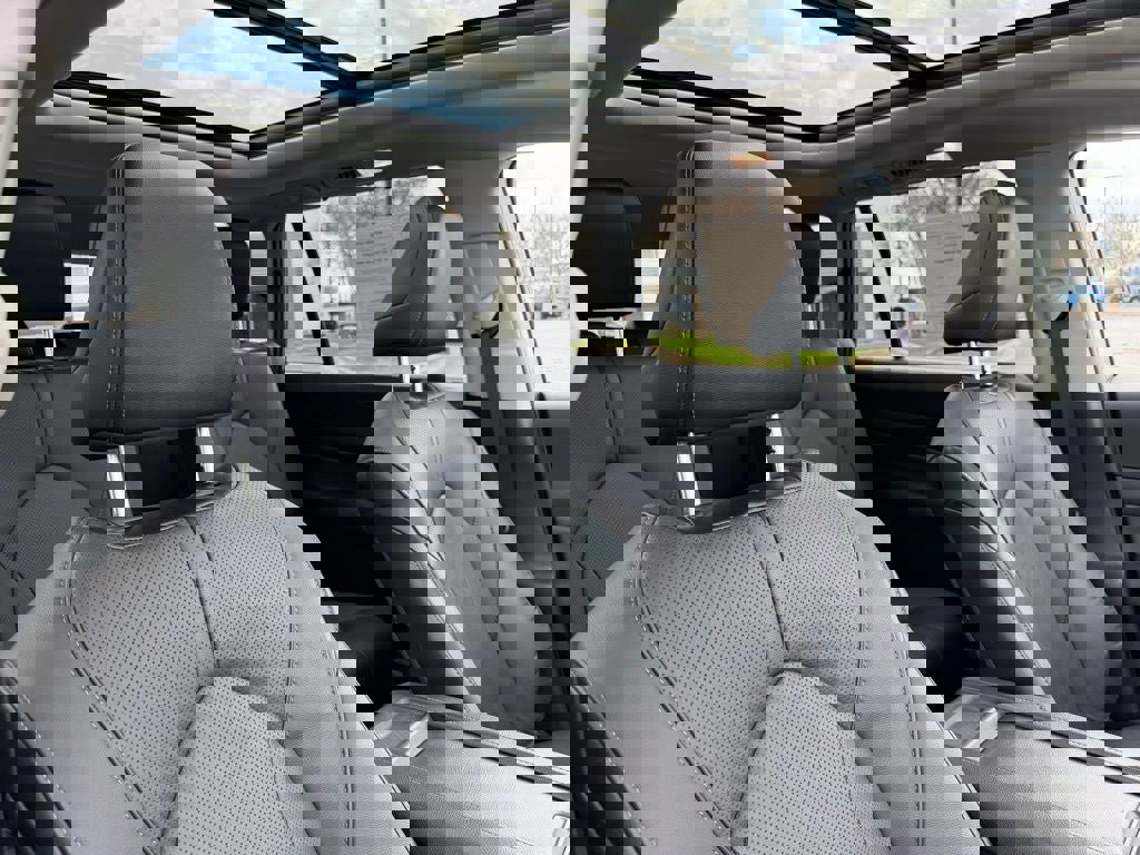 Used 2025 Toyota Grand Highlander Limited image 19