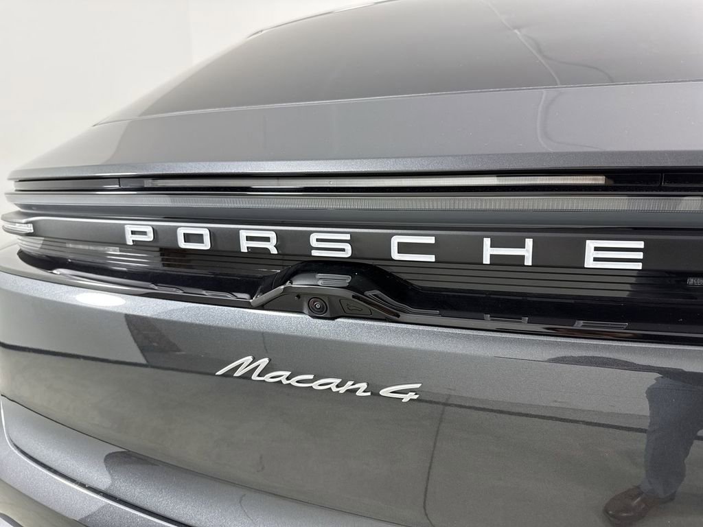 New 2026 Porsche Macan 4 Electric AWD/4WD image 19