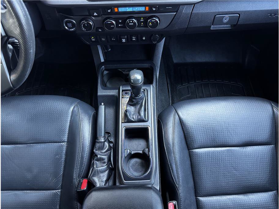Used 2019 Toyota Tacoma TRD Off-Road AWD/4WD image 23