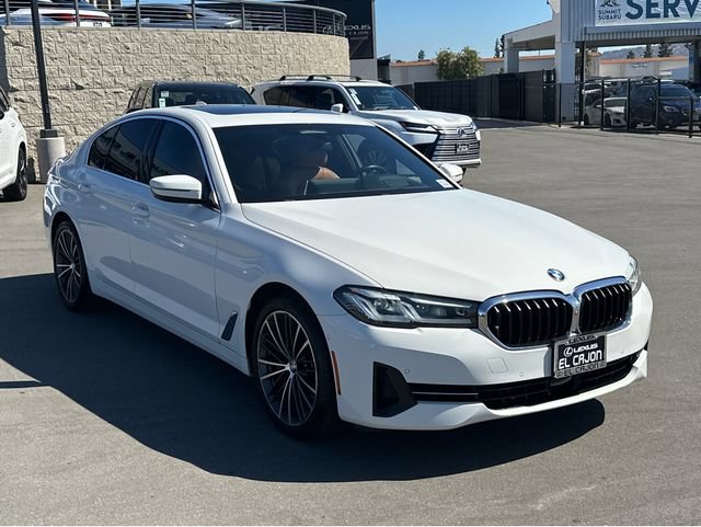 Used 2021 BMW 540i w/ Premium Package RWD image 2