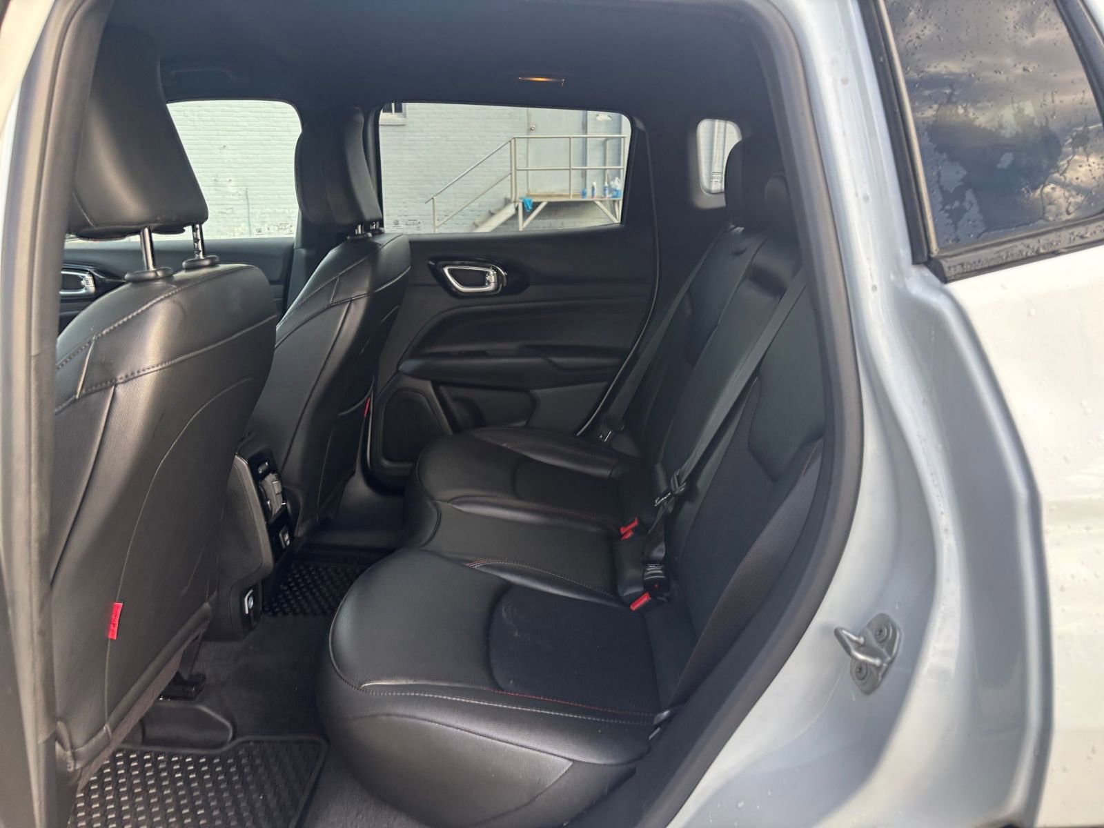 Used 2025 Jeep Compass Trailhawk image 23