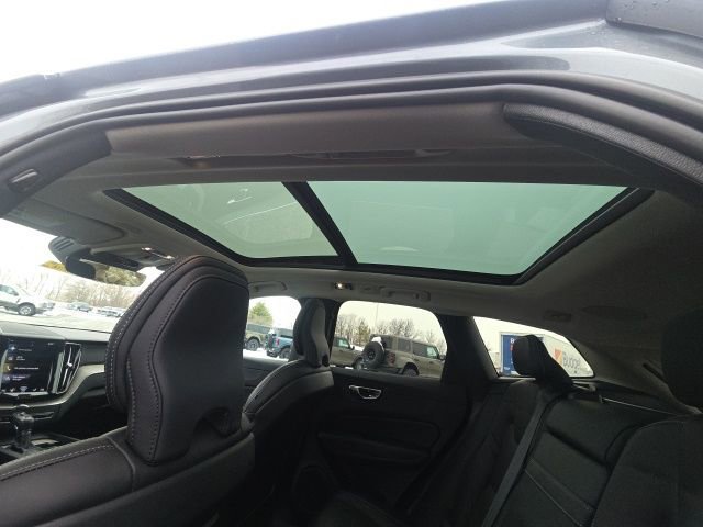 Used 2021 Volvo XC60 T5 Inscription image 27