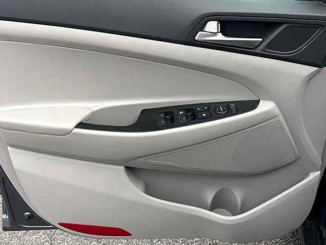 Used 2019 Hyundai Tucson SE image 16