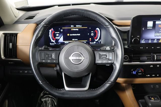 Used 2024 Nissan Pathfinder Platinum w/ Cargo Package image 34