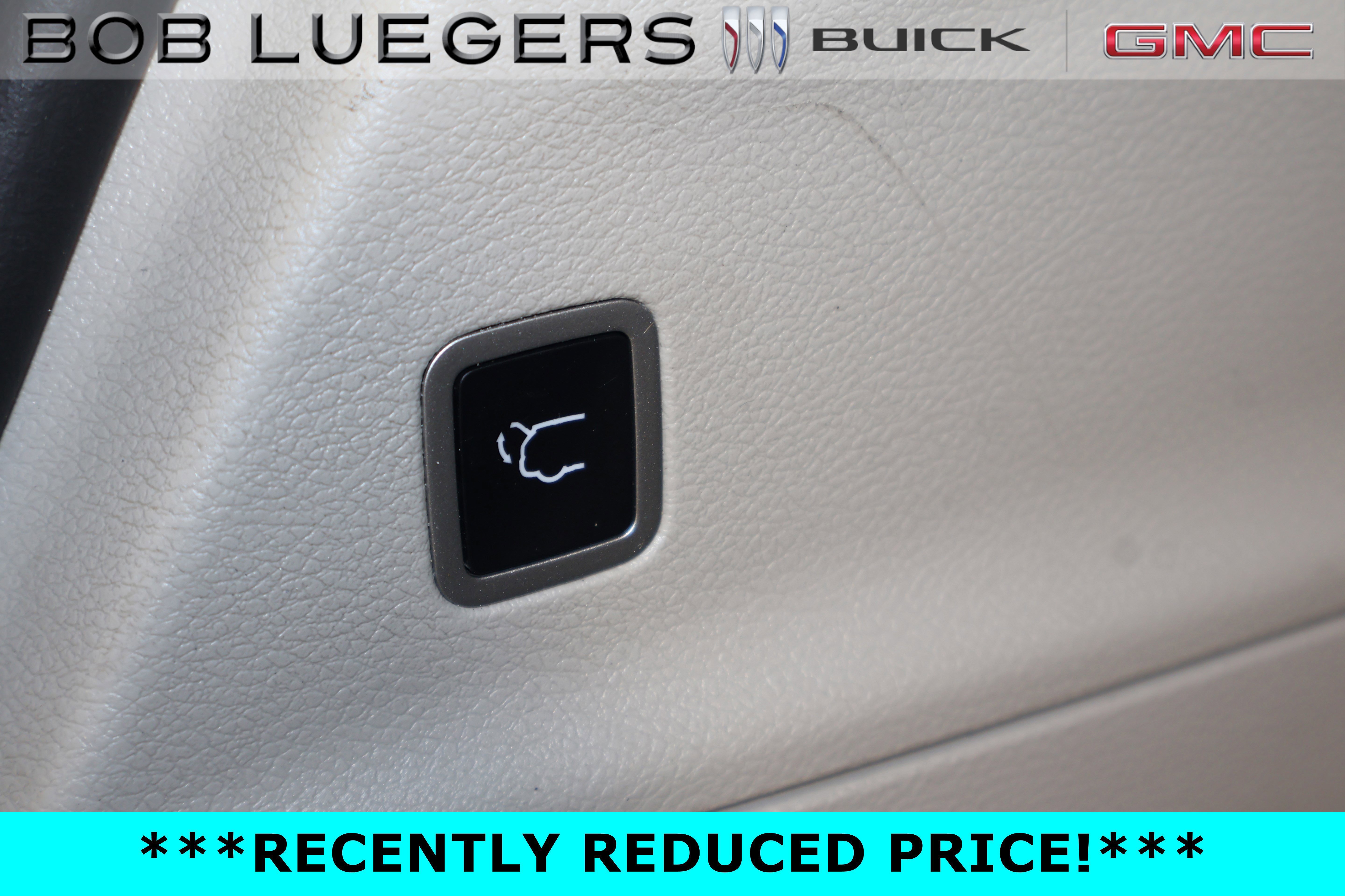 Used 2023 Chrysler Pacifica Touring-L FWD image 20