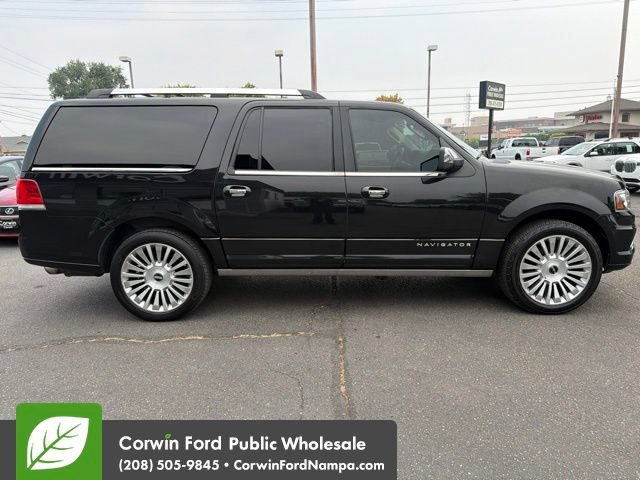 Used 2015 Lincoln Navigator L 4WD w/ Equipment Group 101A Reserve image 4