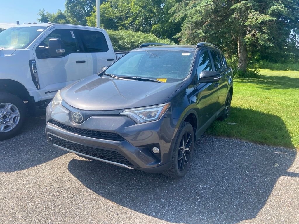Used 2017 Toyota RAV4 SE w/ Power Extra Value Package AWD/4WD image 3
