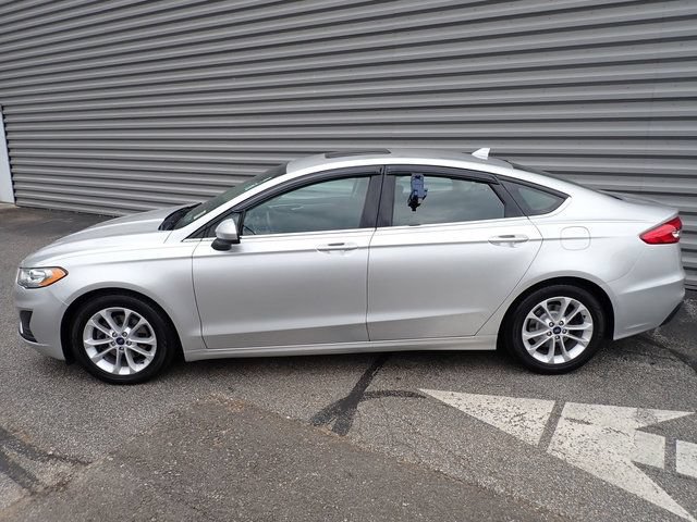Used 2019 Ford Fusion SE FWD image 2