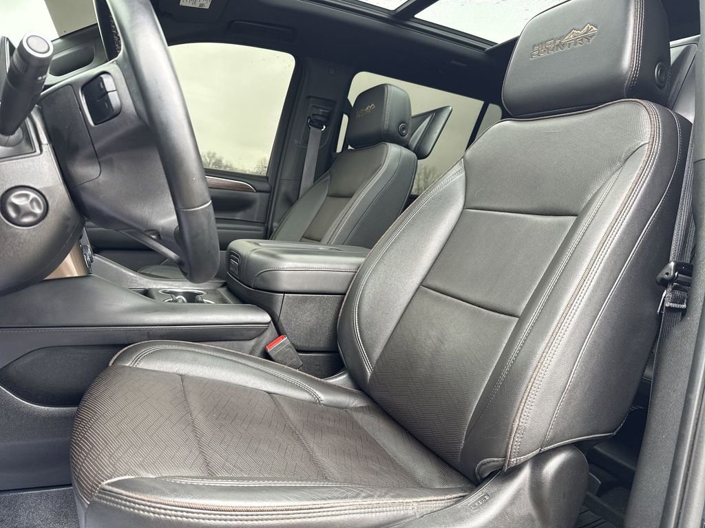 Used 2023 Chevrolet Suburban High Country image 13