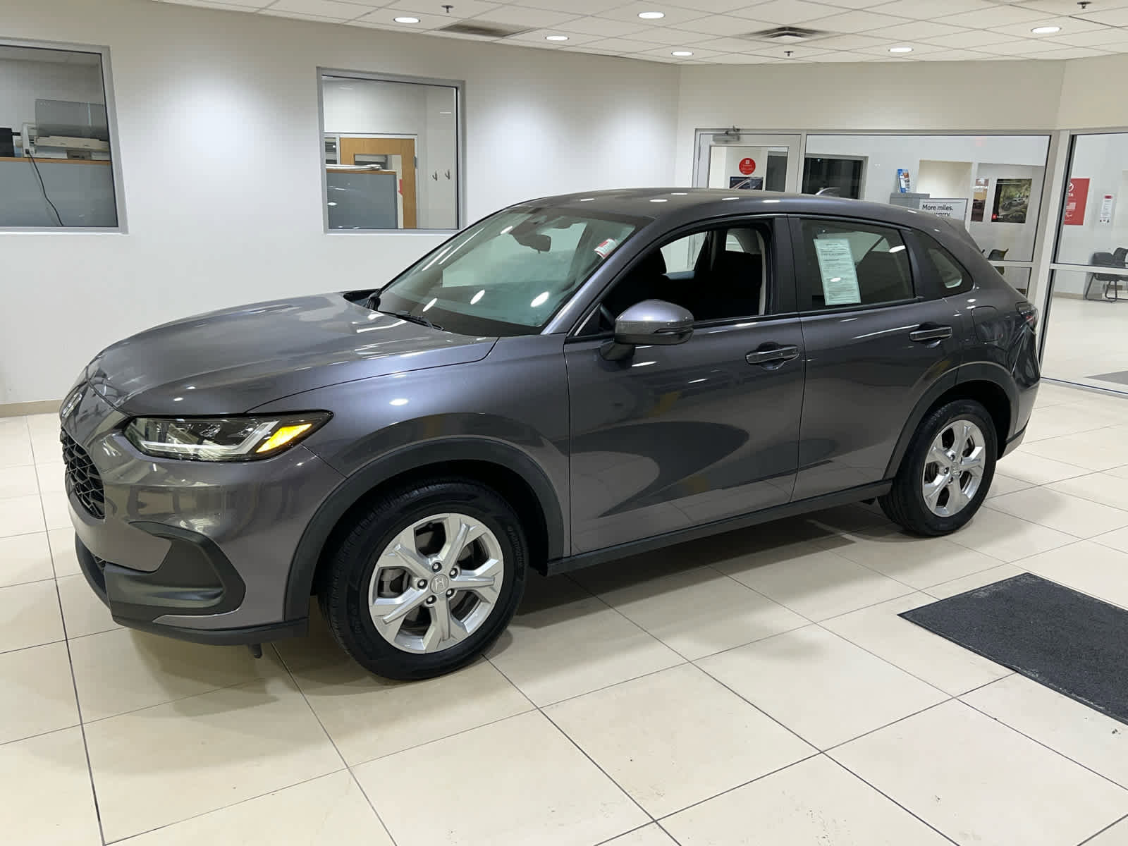 Used 2023 Honda HR-V LX image 6