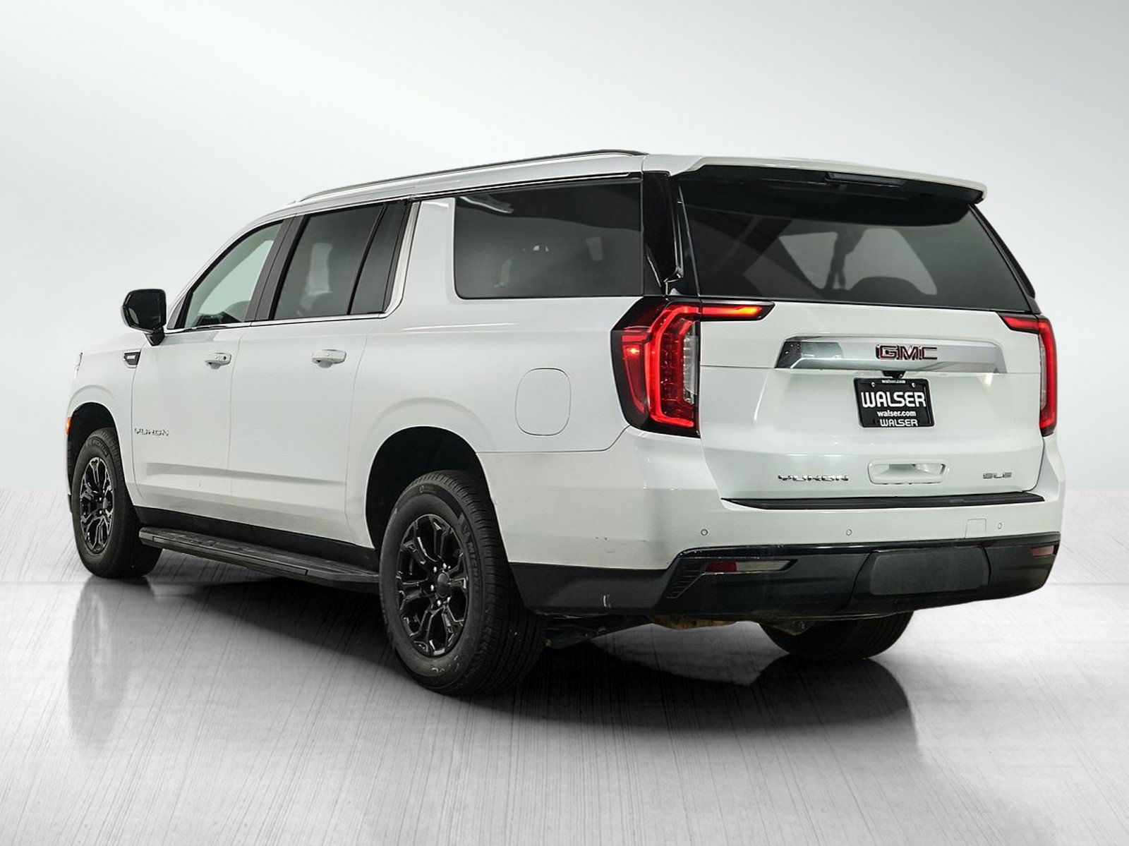 Used 2024 GMC Yukon XL SLE w/ Max Trailering Package AWD/4WD image 4
