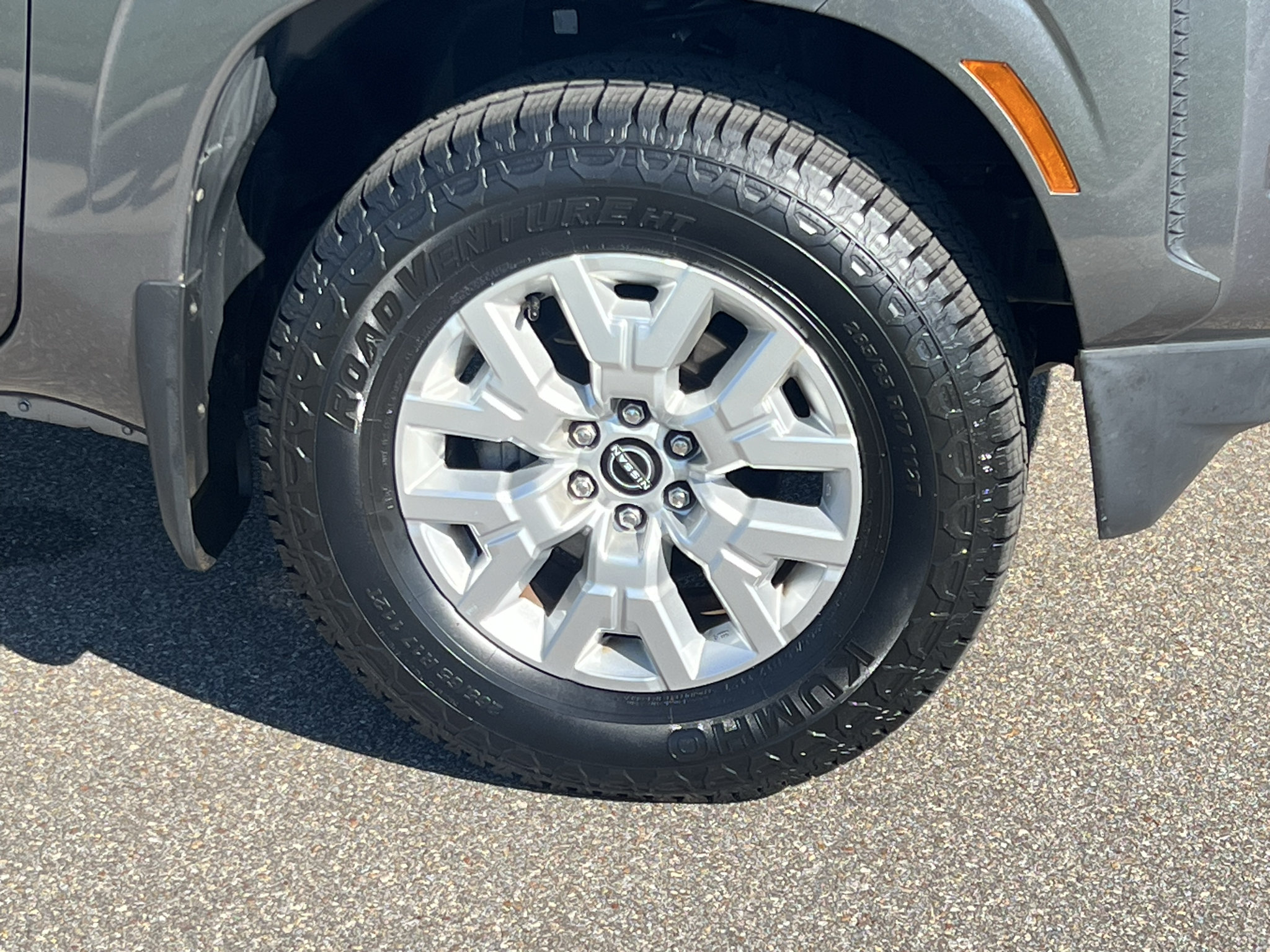 Used 2022 Nissan Frontier SV AWD/4WD image 5