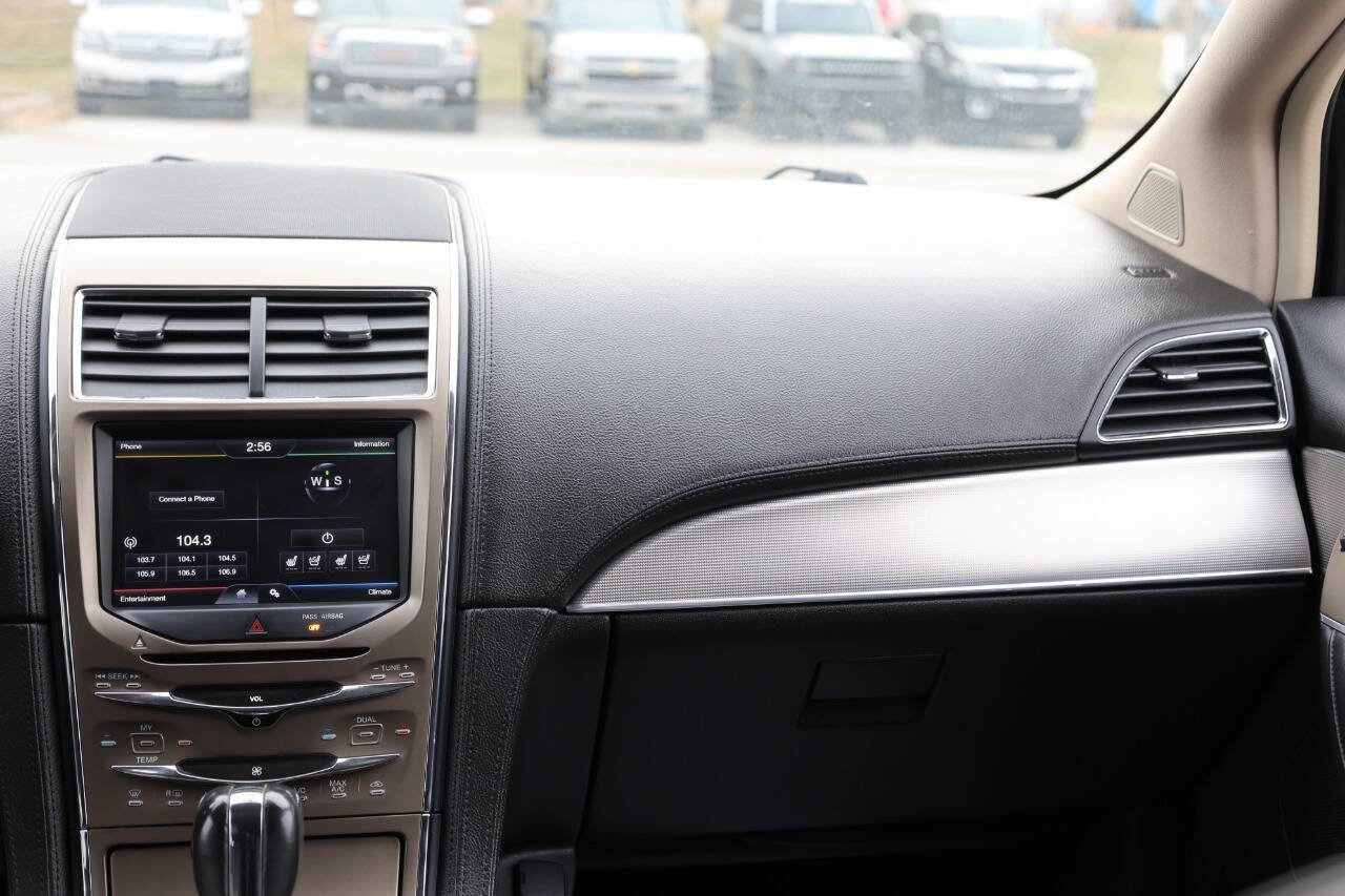 Used 2011 Lincoln MKX 2WD image 23