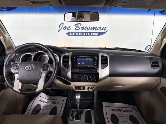Used 2015 Toyota Tacoma 2WD Double Cab image 2