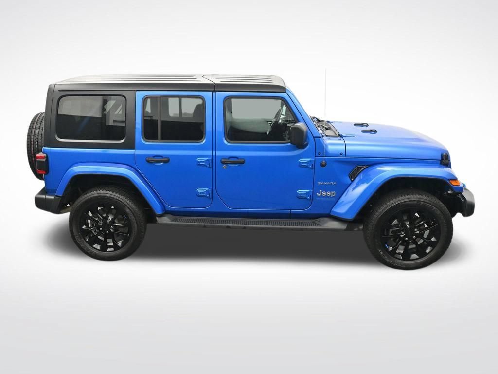 Used 2022 Jeep Wrangler Unlimited Sahara AWD/4WD image 23