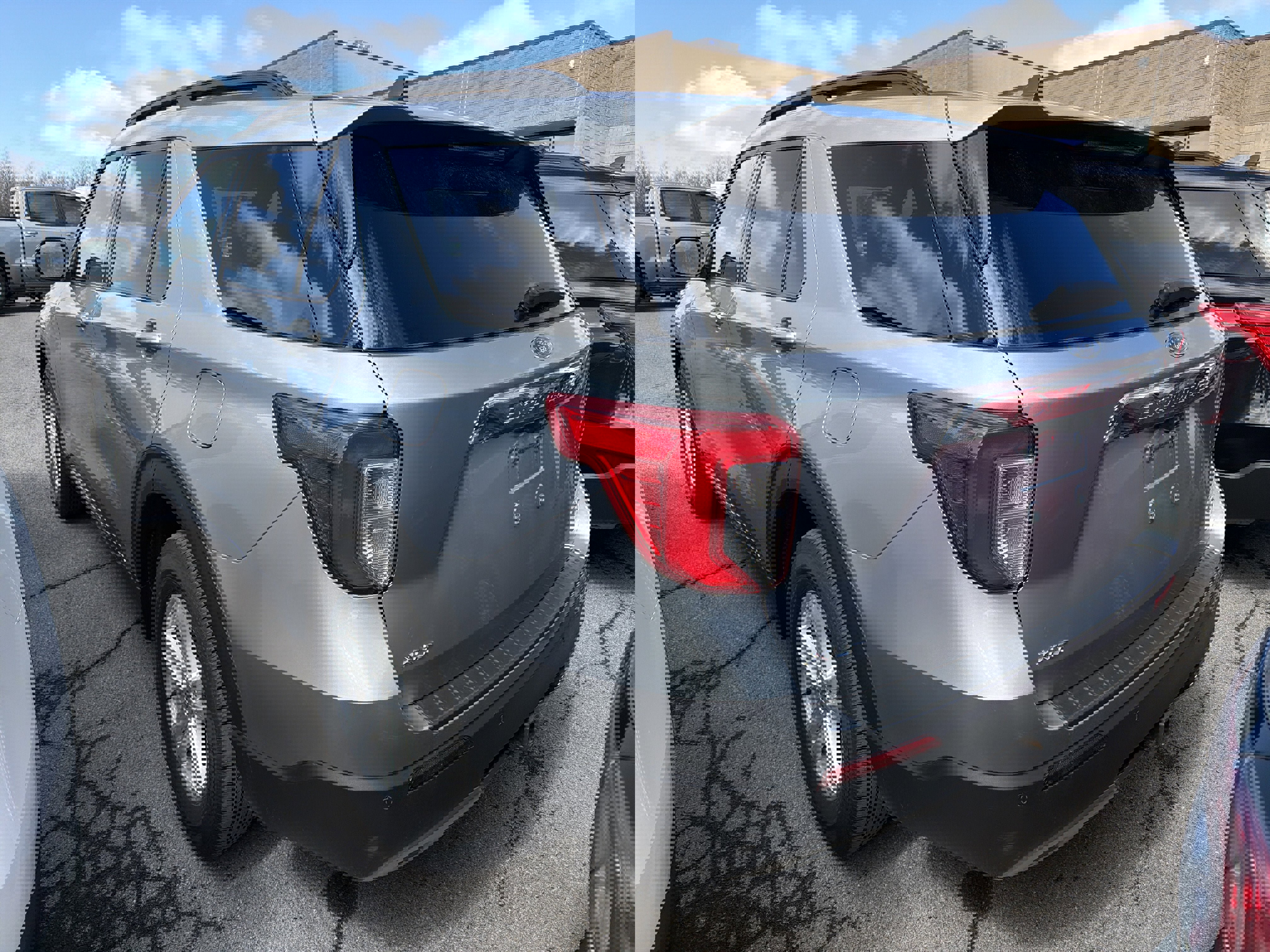 Used 2024 Ford Explorer XLT w/ Equipment Group 202A image 5