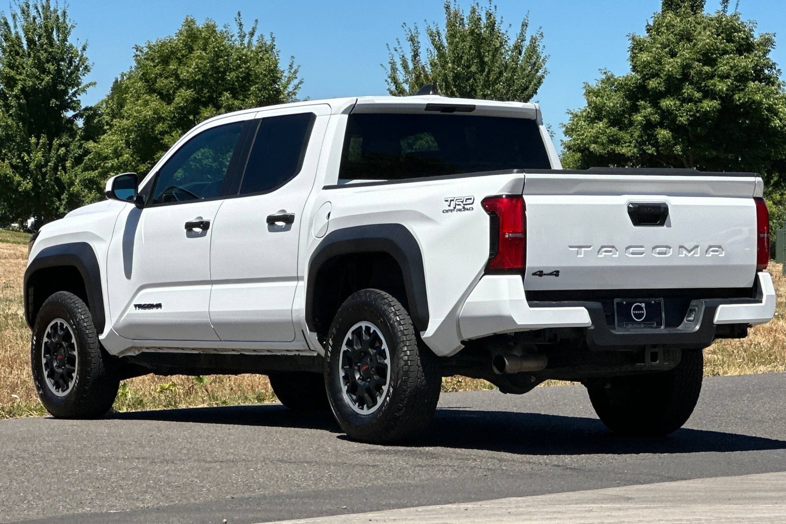 Used 2024 Toyota Tacoma TRD Off-Road AWD/4WD image 5