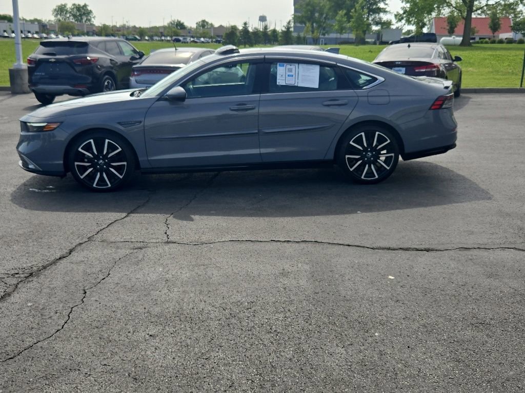 Used 2024 Honda Accord Touring image 4