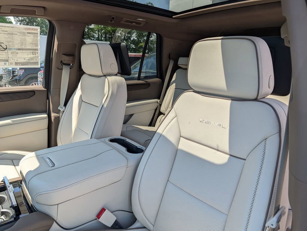 New 2026 GMC Yukon Denali w/ Denali Reserve Package AWD/4WD image 11