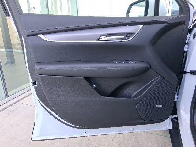 New 2026 Cadillac XT5 Luxury w/ LPO, Premium Carpet Package image 16