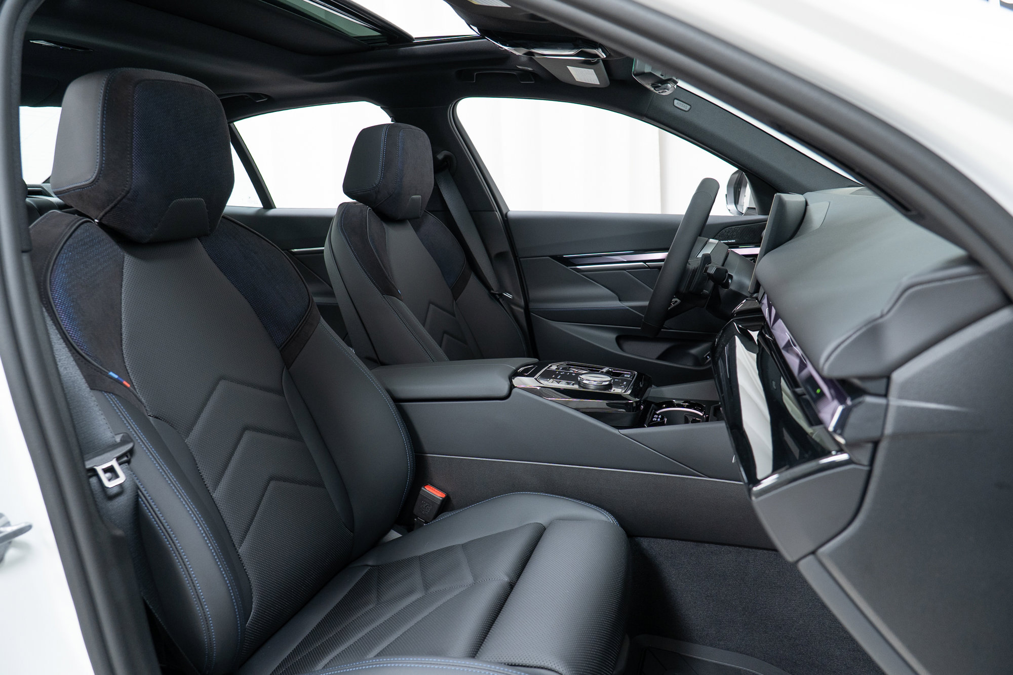 New 2026 BMW 530i xDrive w/ M Sport Package image 21