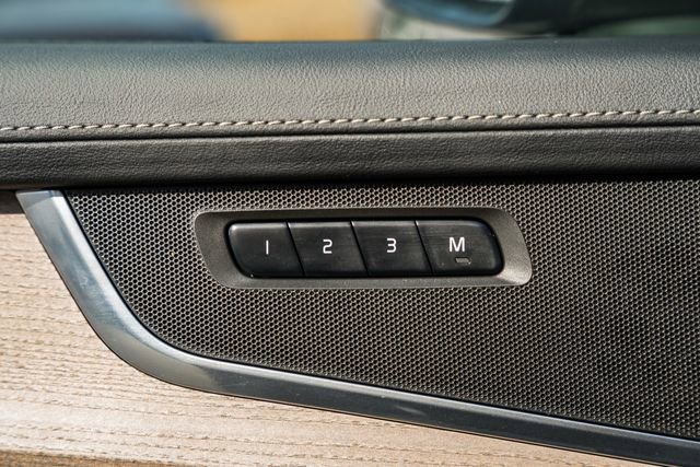 Used 2025 Volvo XC90 B6 Plus image 40