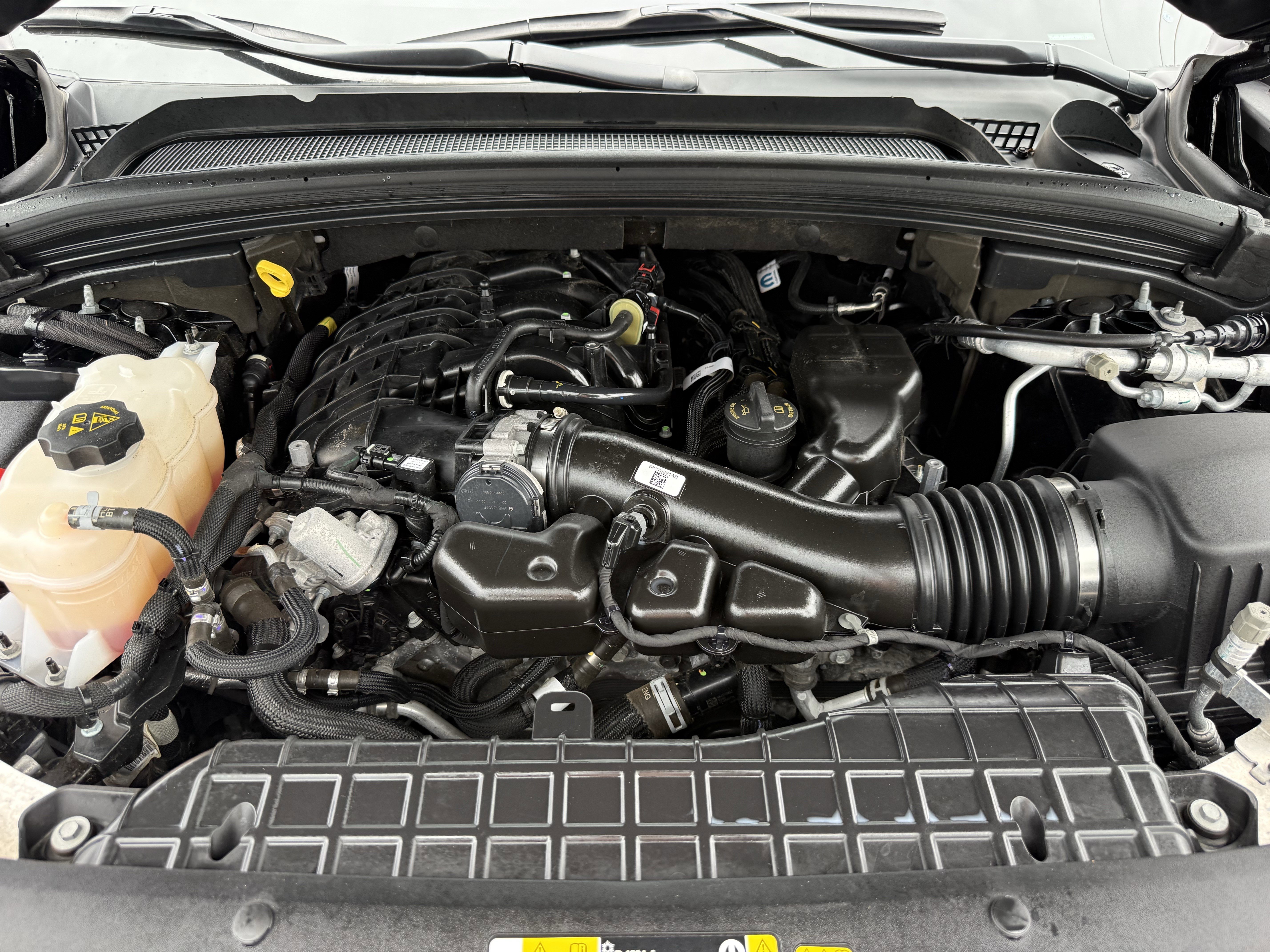 Used 2023 Jeep Grand Cherokee L Laredo image 33