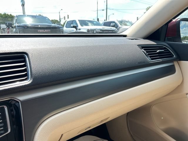 Used 2017 Volkswagen Passat 1.8T R-Line FWD image 36