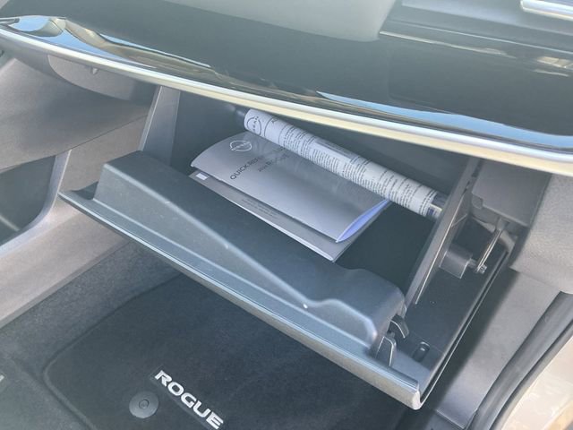 Used 2024 Nissan Rogue SL w/ SL Premium Package image 27