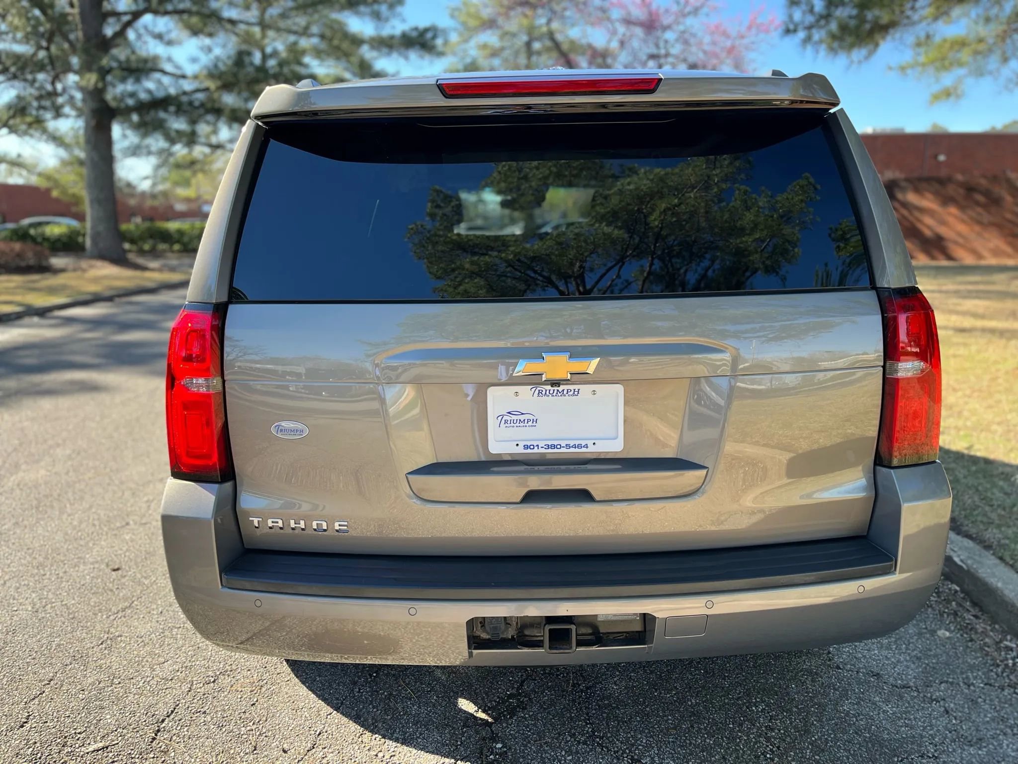 Used 2018 Chevrolet Tahoe LS w/ Enhanced Driver Alert Package RWD image 4