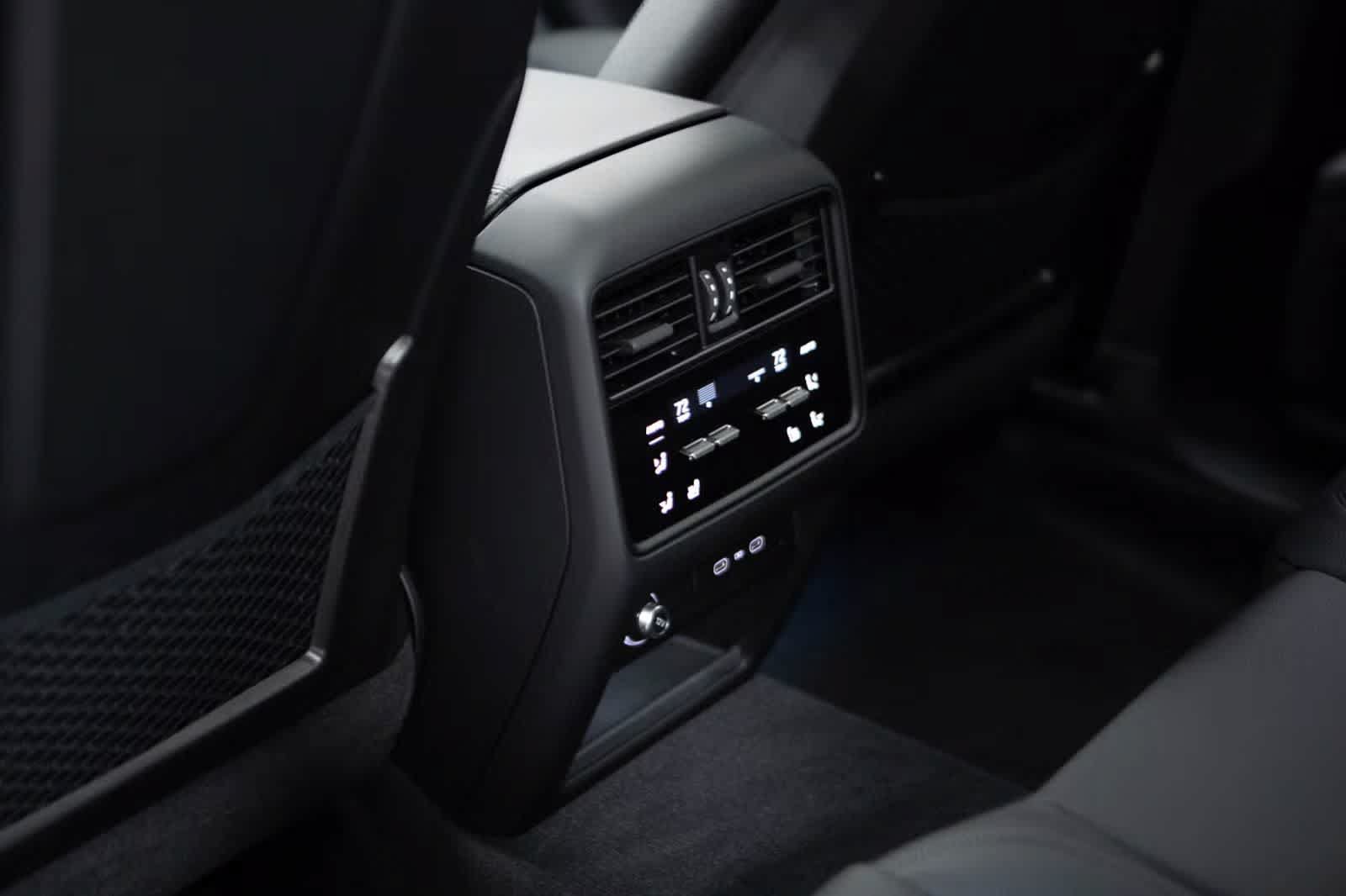 Certified 2026 Porsche Cayenne AWD/4WD image 35